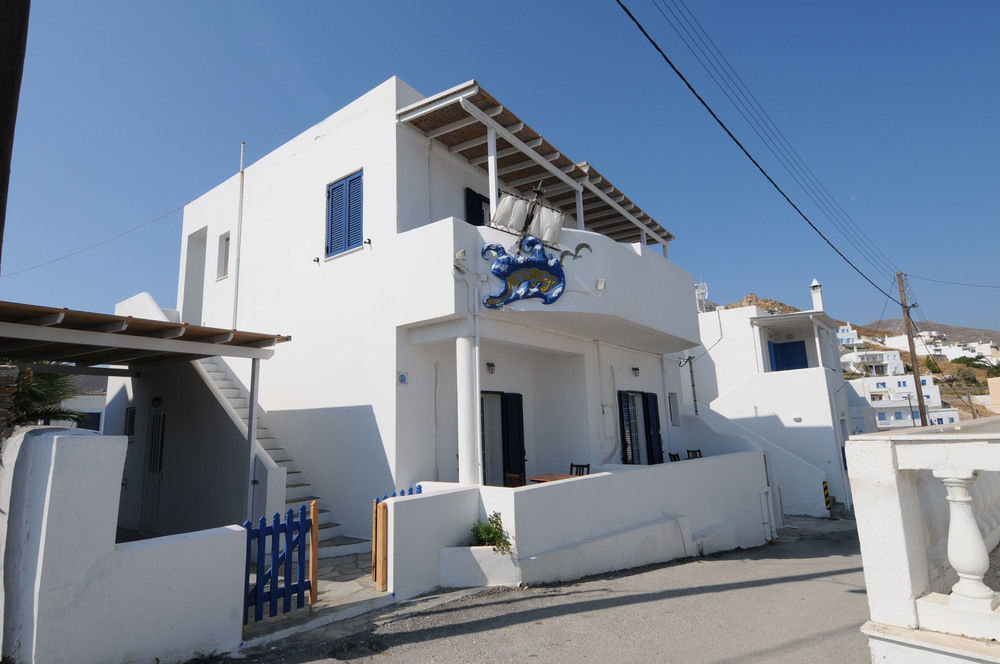 Bofor Studios & Rooms Livadakia ภายนอก รูปภาพ